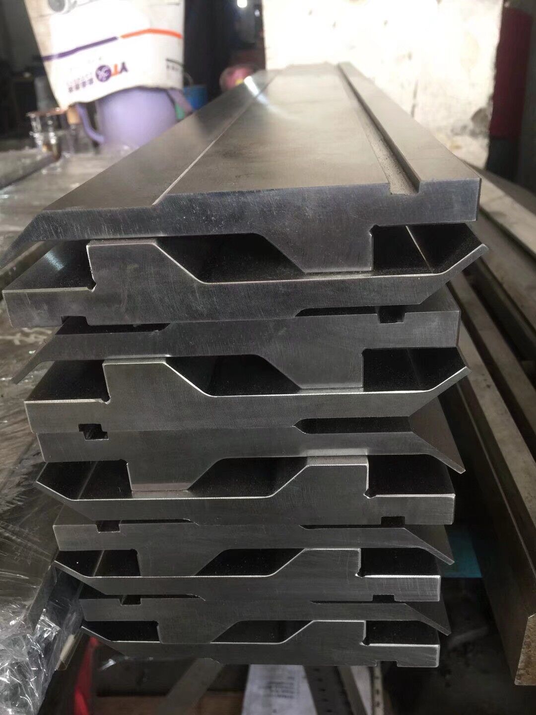 ��ɽ���������ģ�ߣ���ƬƷ������